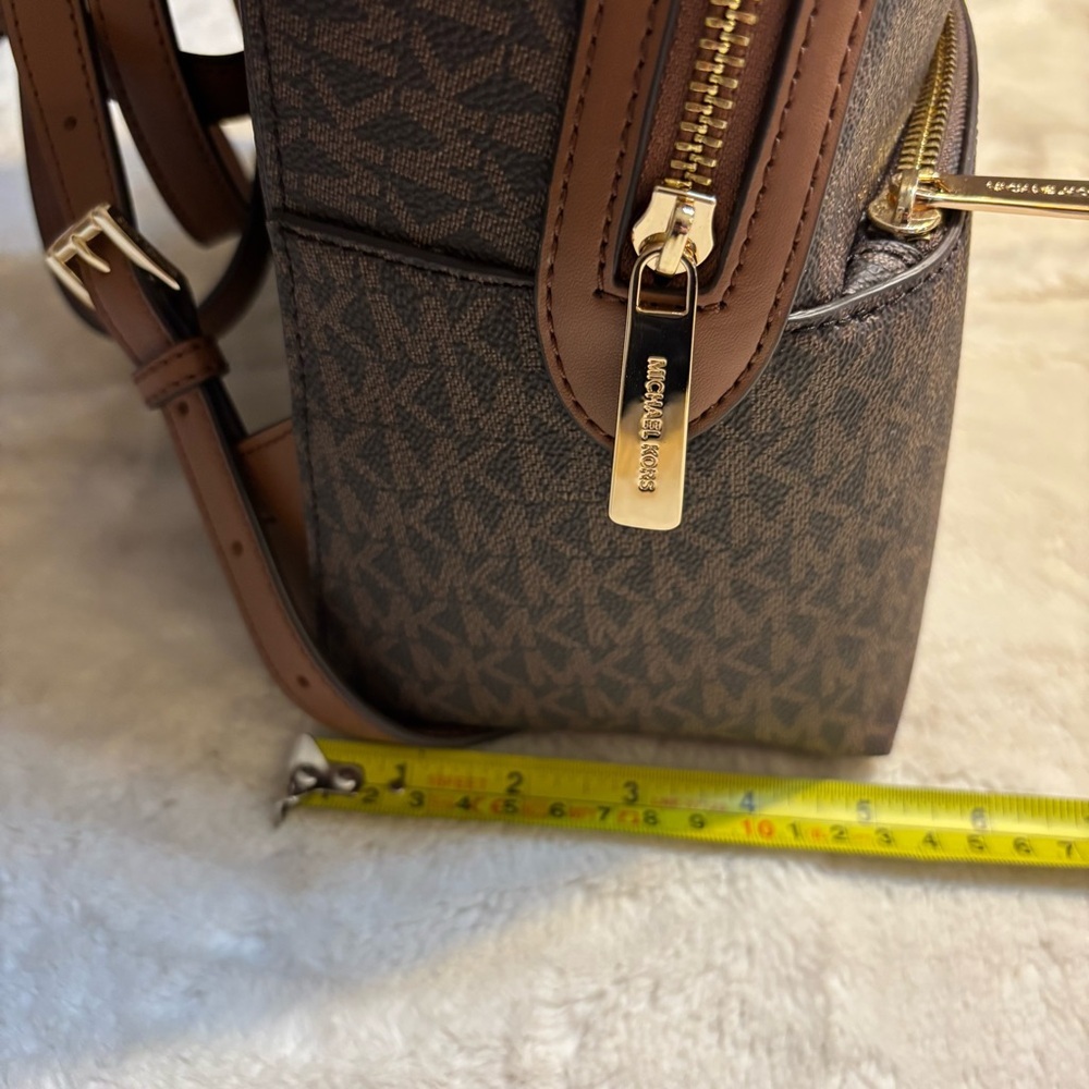 Sale! NWT Michael Kors Backpack Sheila Signature MK Brown Tan Leather Gold HW - Picture 15 of 16